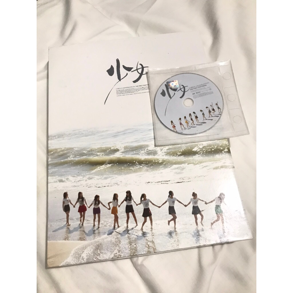 Girls' Generation The First Photobook | photobook | idol | Kpop | girlband | cd | album foto pertama