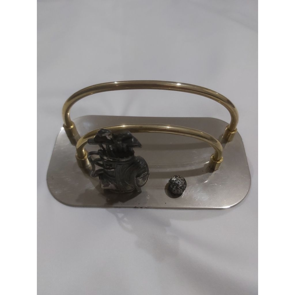 

Preloved Tempat Memo/Kartu Nama Stainless Design Golf,Tempat Memo/Kartu Nama