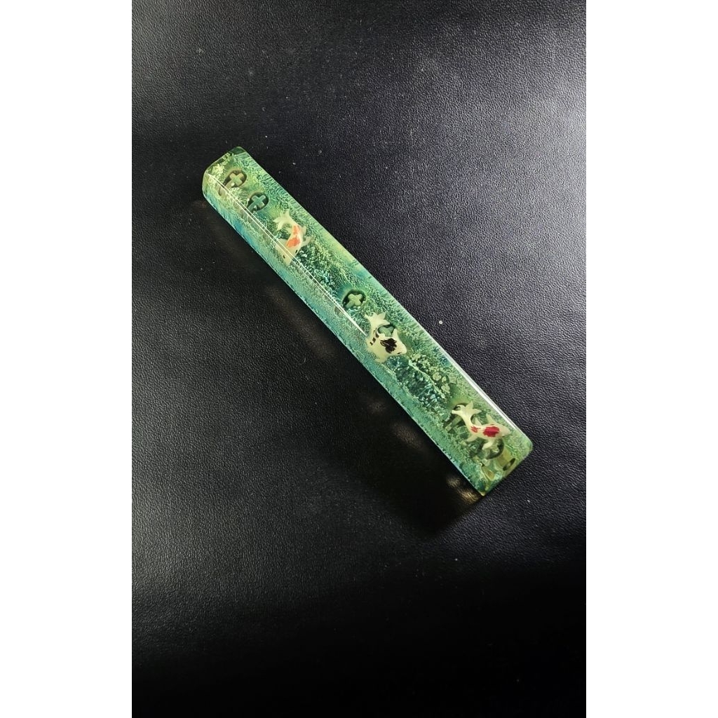 Artisan keycaps resin koi green spacebar