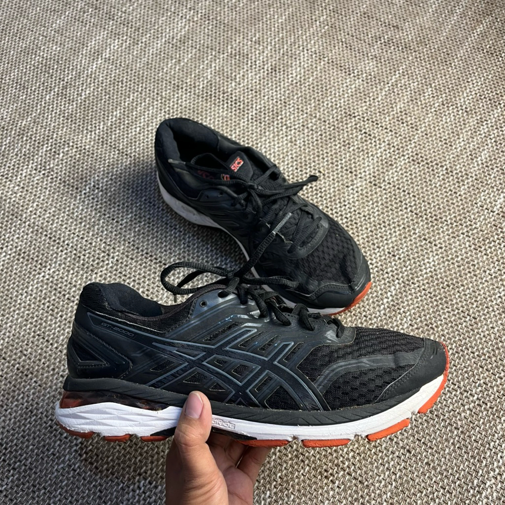 sepatu Asics gt2000
