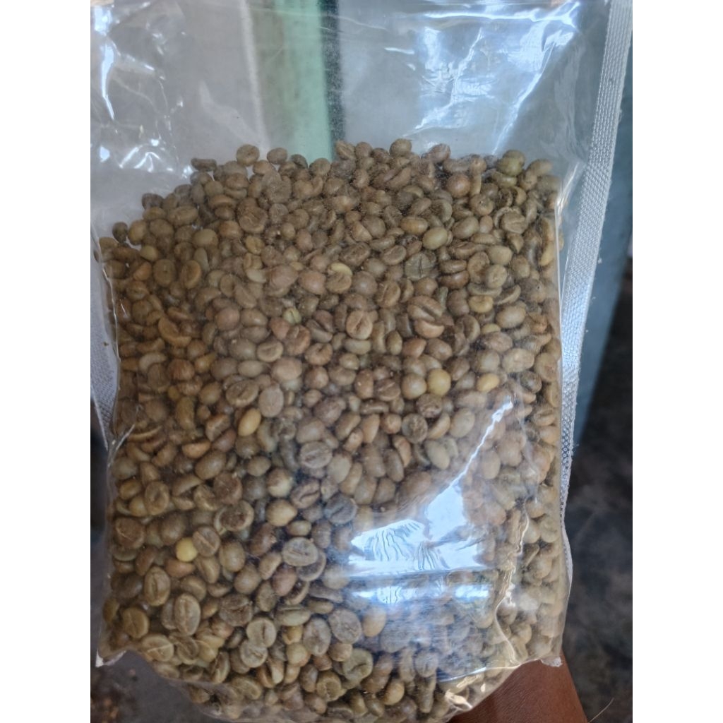 

green Bean Robusta Semeru petik merah, sudah sortir manual 1 kg