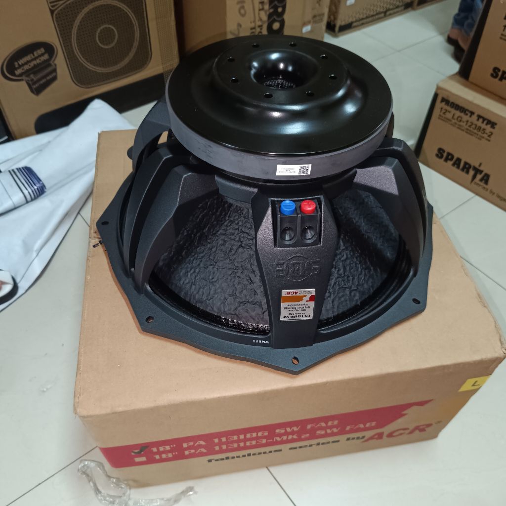 Speaker ACR Fabulous 18 inch PA 113186 SW / Speaker ACR 18 inch Fabulous 113186 SW 2000 watt Subwoof