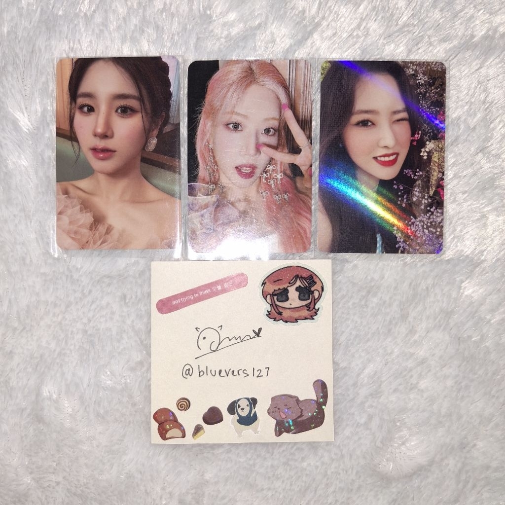 LOONA HEEJIN KIMLIP HYEJU FLIP THAT BENEFIT PHOTOCARD