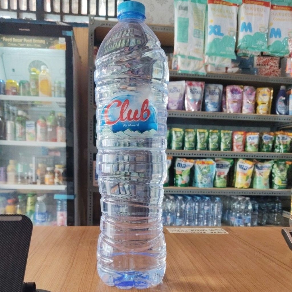 

Air mineral CLUB 1500ML atau 1.5Liter