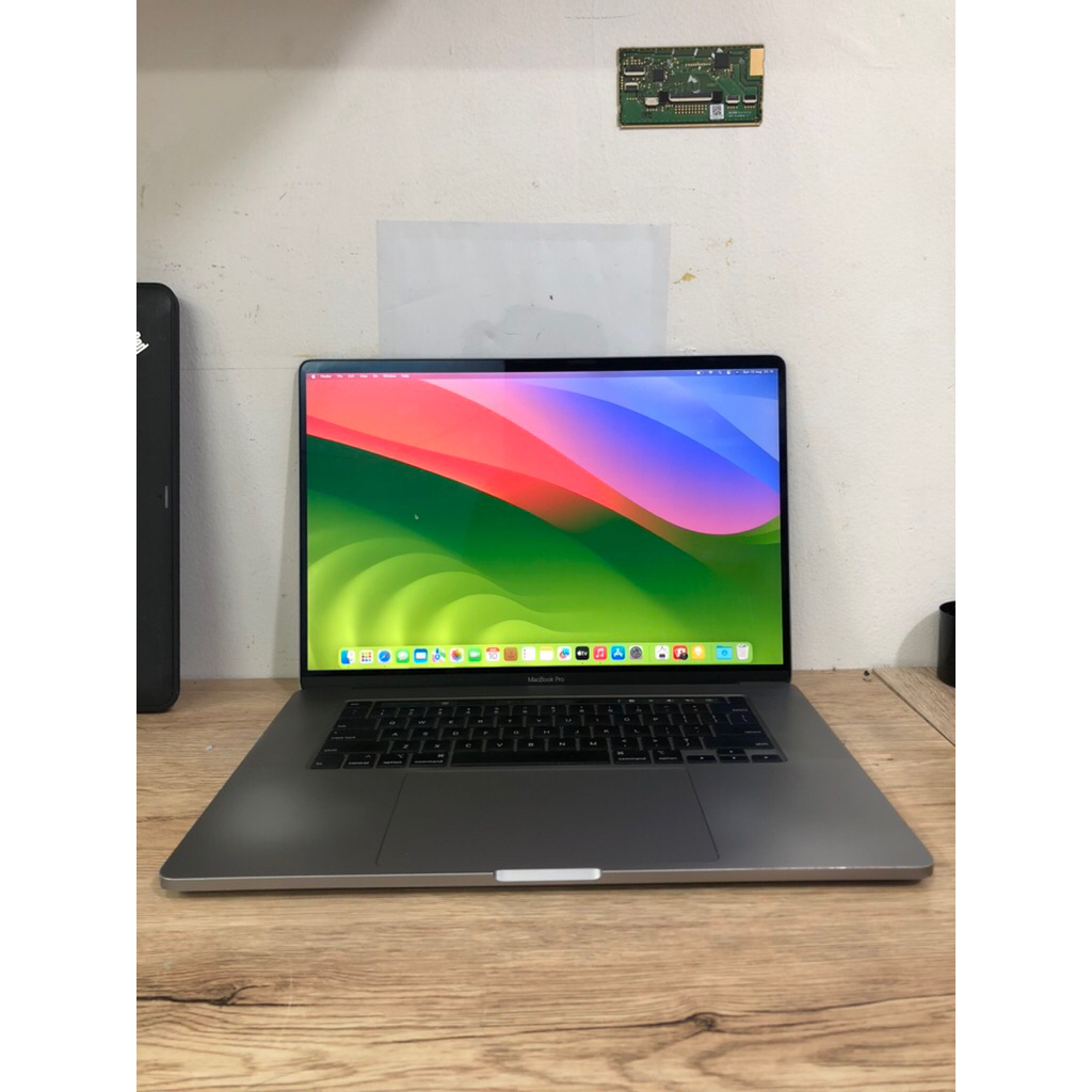 MACBOOK PRO 16 INCH 2019 INTEL CORE I7 RAM 32 SSD 512