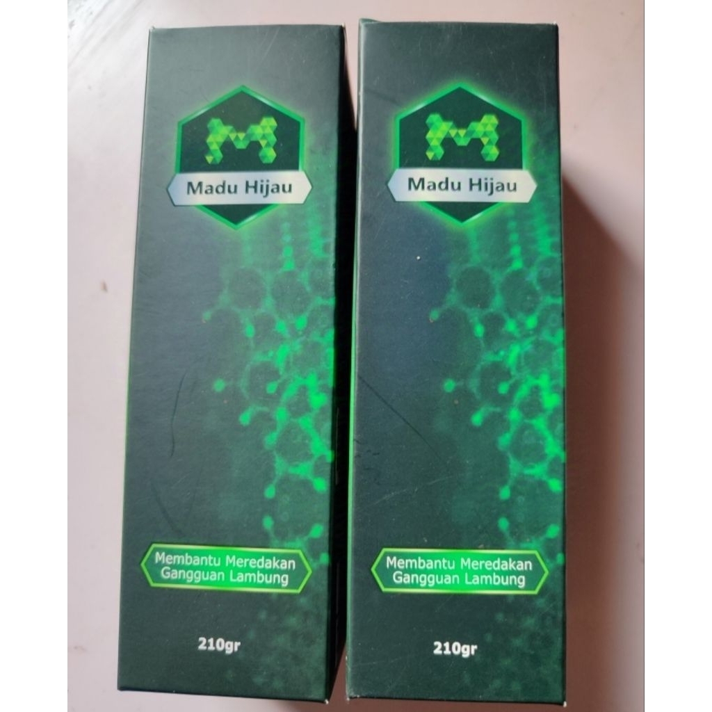 

2 Botol Madu Hijau Untuk Mengobati Lambung