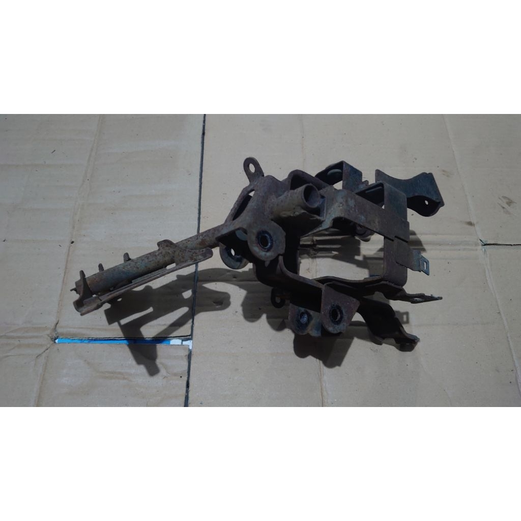 Pangkon Aki Dudukan Cover Tempat Aki Vario 125 Old Original Copotan