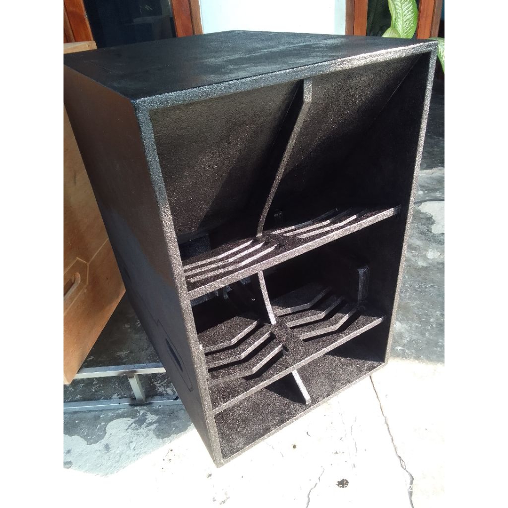 BOX SPEAKER F1 18 inch