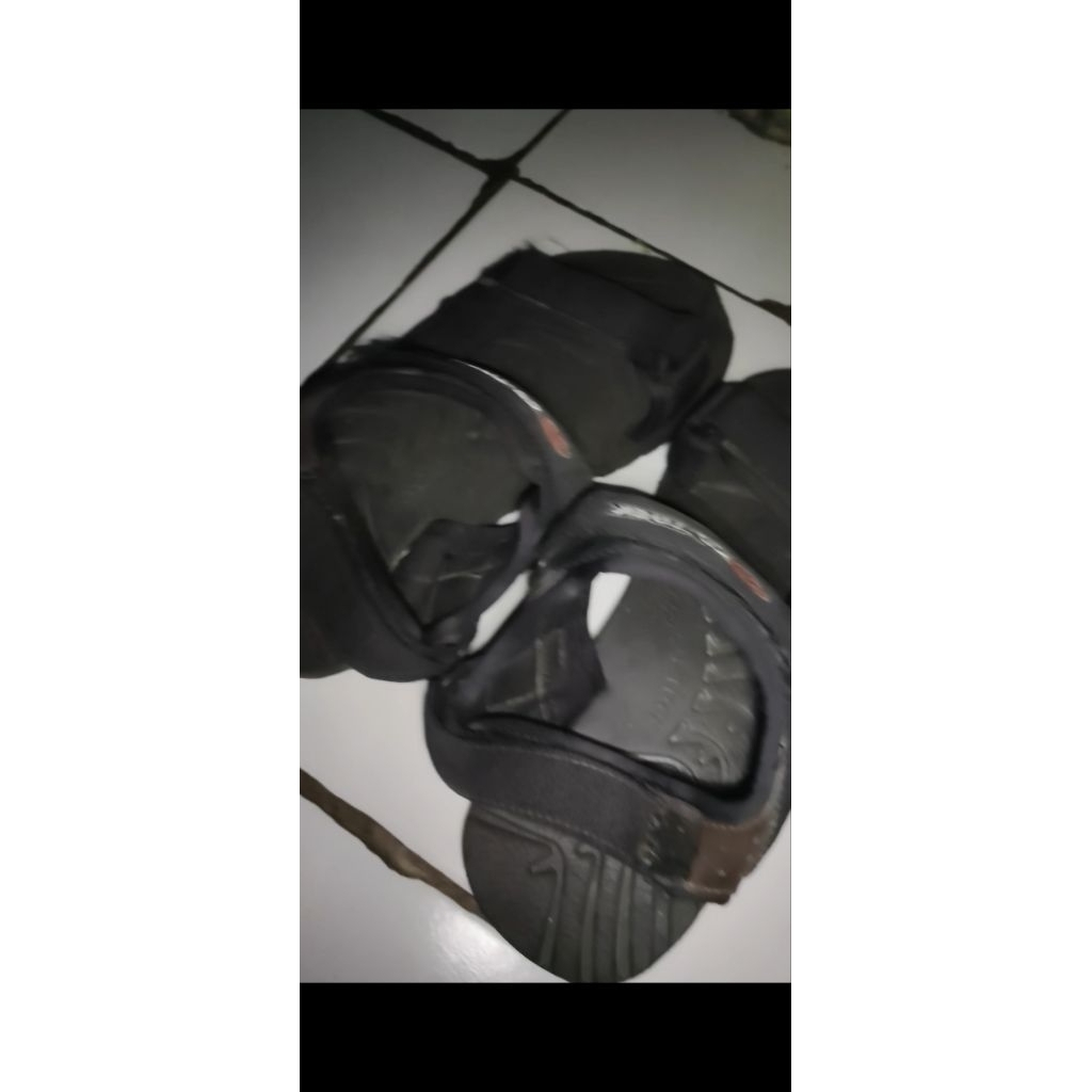 Preloved Sandal Gunung Hitam