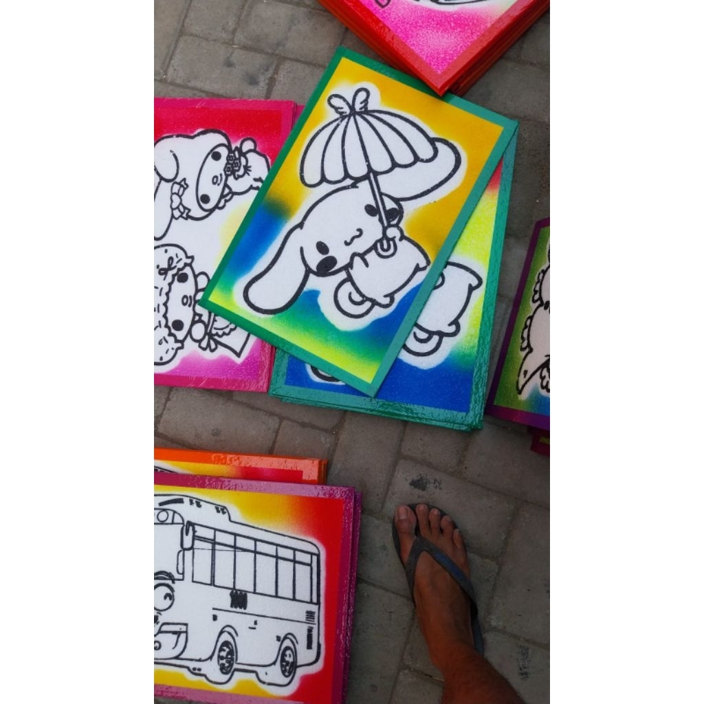 

STEROFOAM LUKIS CAMPUR PELANGI DAN POLOSAN 100PCS