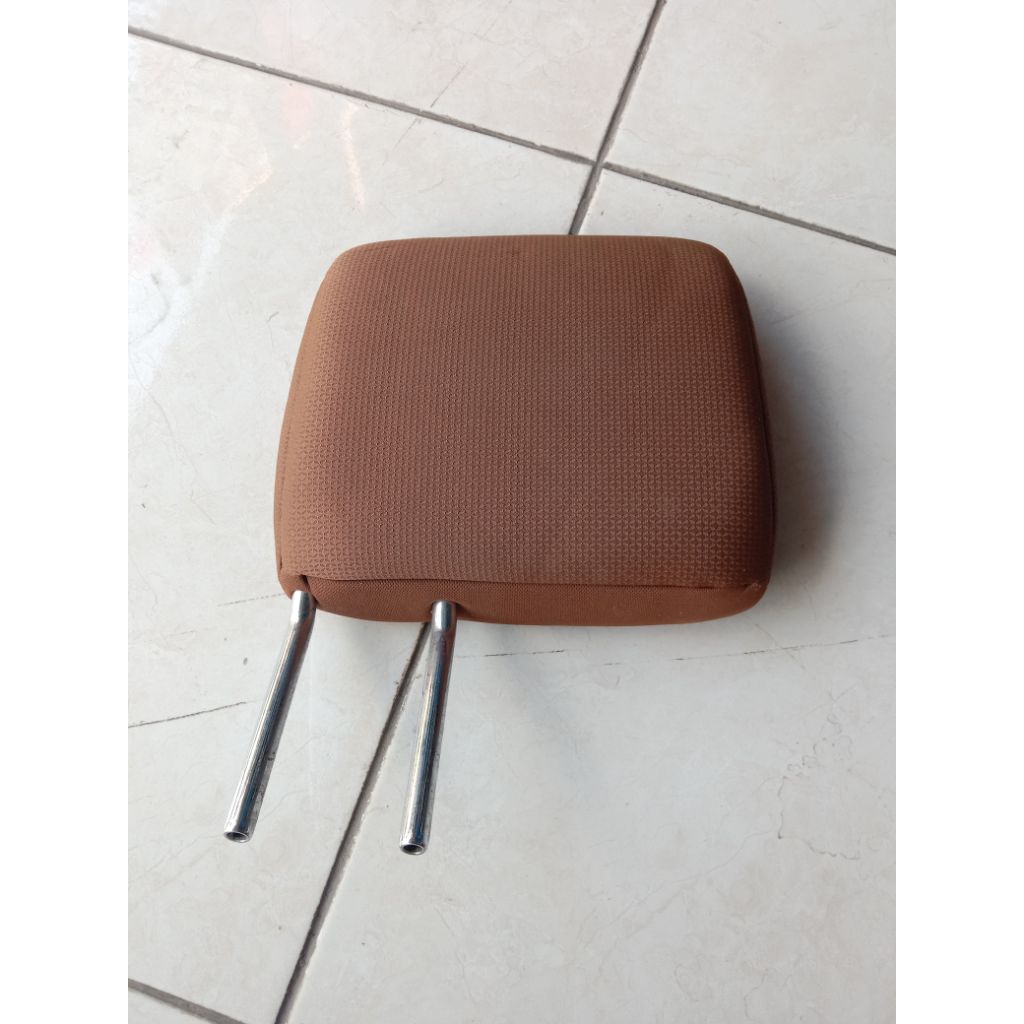 Headrest Innova Reborn Original
