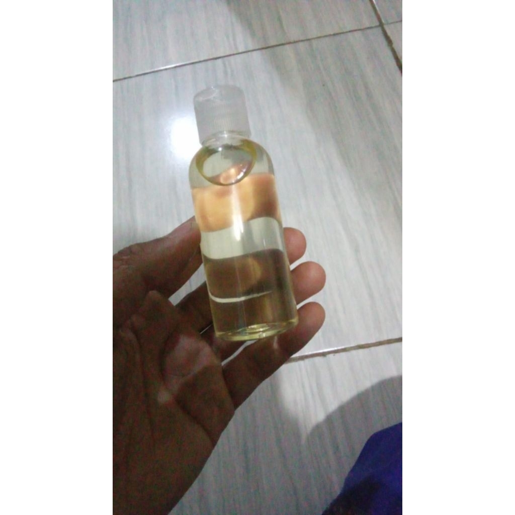 

minyak kelapa asli murni olahan sendiri 50mili-60mili