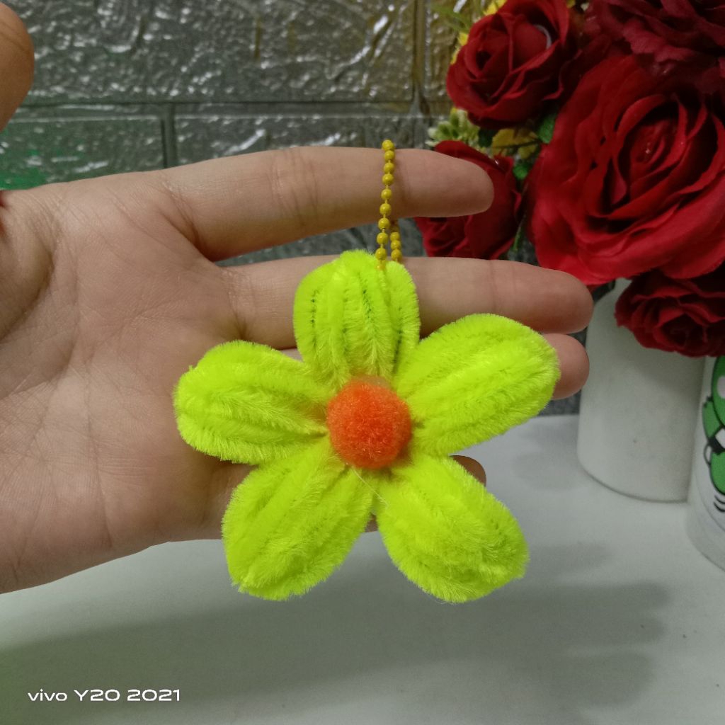 Souvenir gantungan kunci bunga