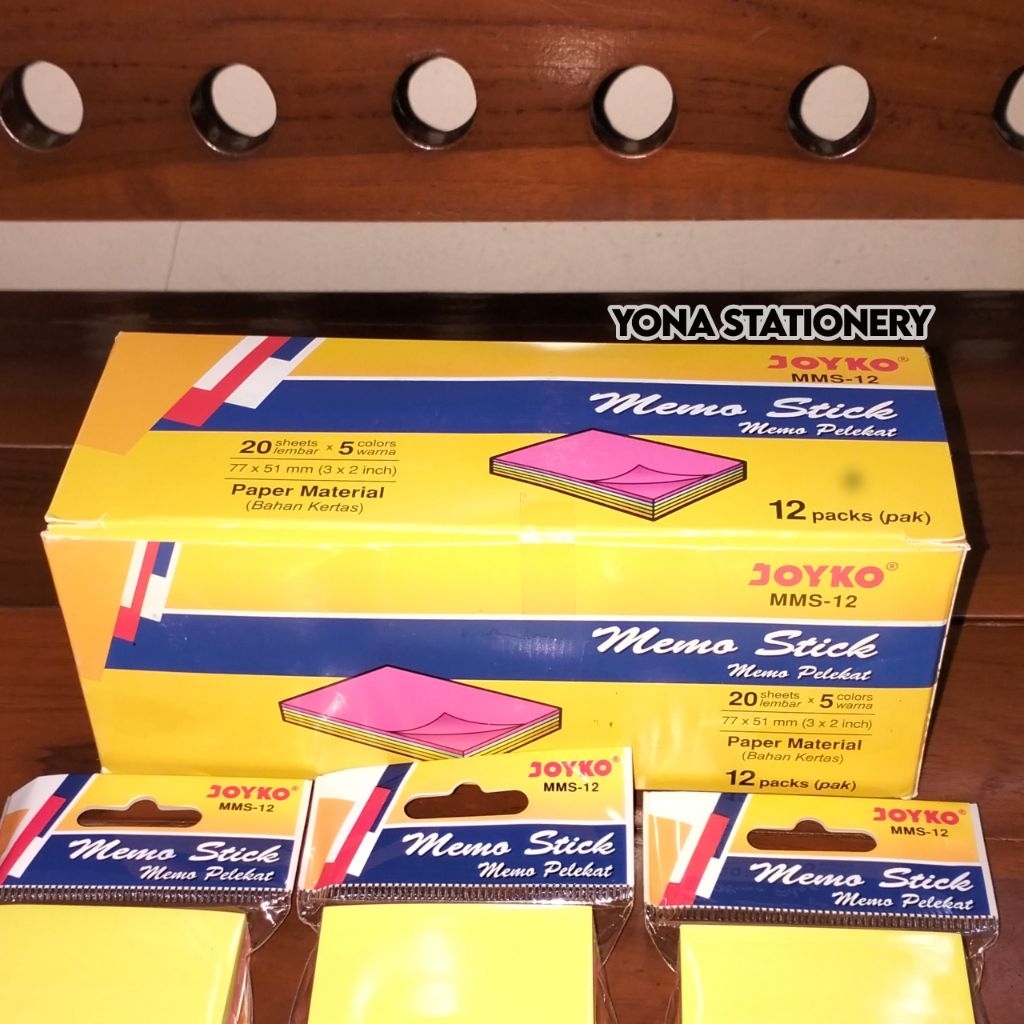 

Memo Stick Joyko MMS-12 - Isi 5 Warna | 1 Kotak: 12 Pak | Ukuran: 77 × 51 mm (3 × 2 inch)