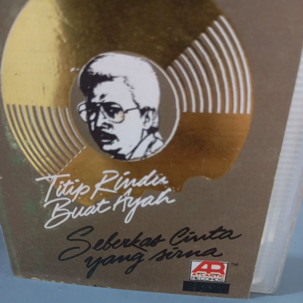 kaset pita ebiet g ade golden best titip rindu buat ayah