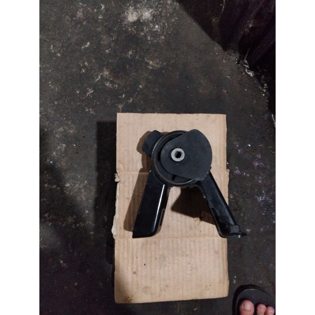 Engine Mounting Suzuki Ertiga Belakang 2013-2017 Origina Copotan
