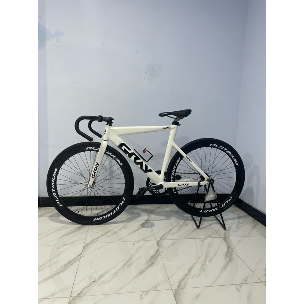 Sepeda Fixie Gray velg platinum + tempat minum