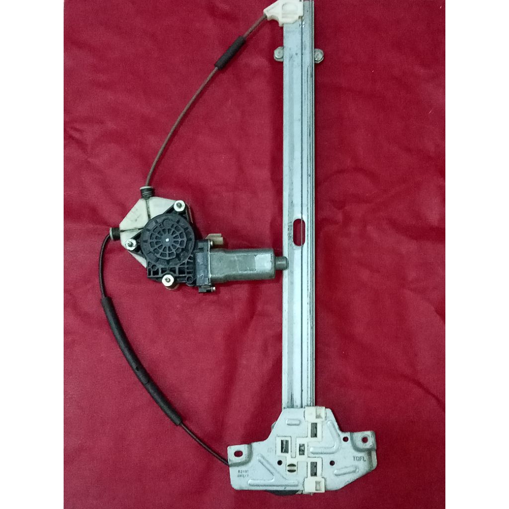 Satu set dinamo power window hyundai H-1 kiri depan