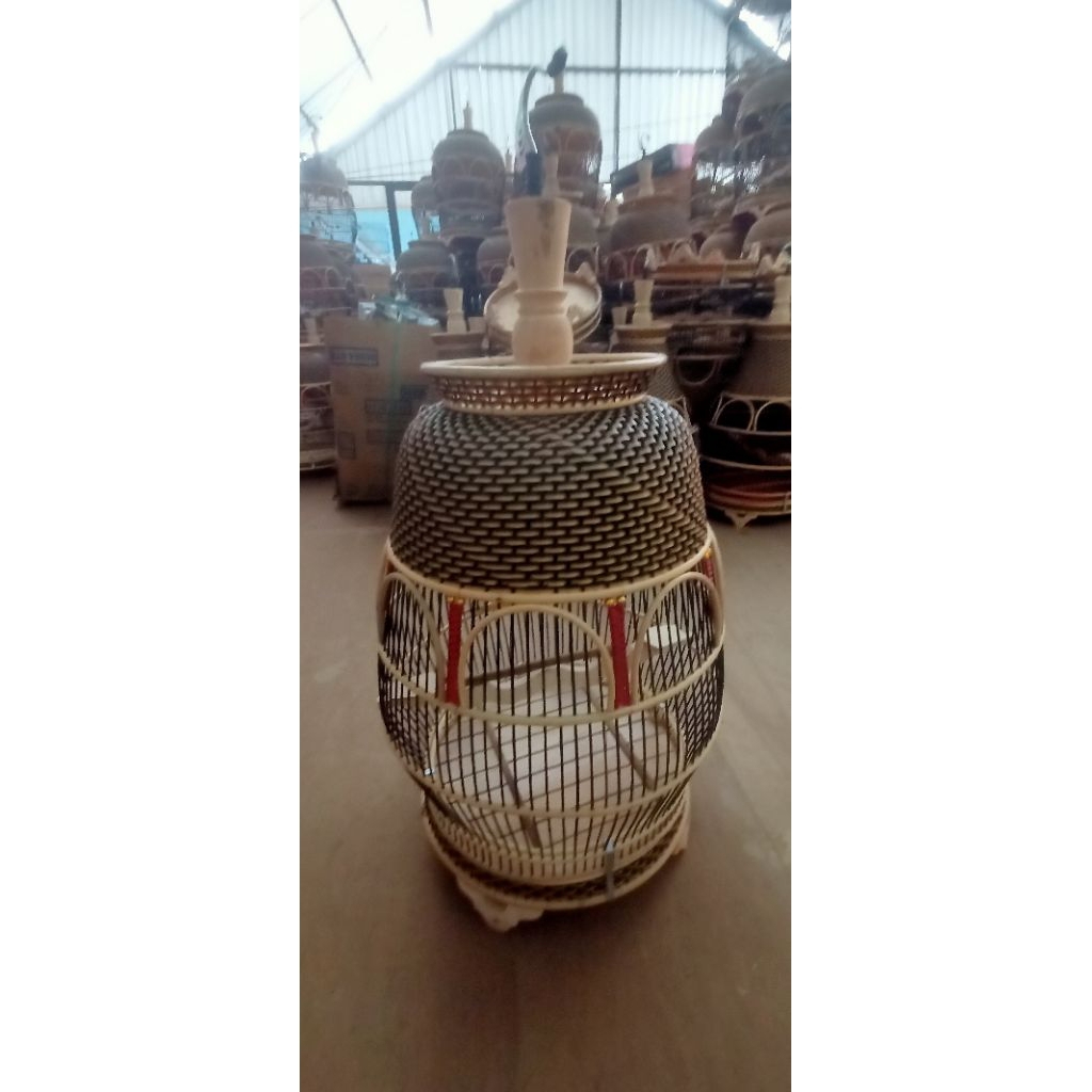 Sangkar Perkutut Anyaman Rotan Oval elegan