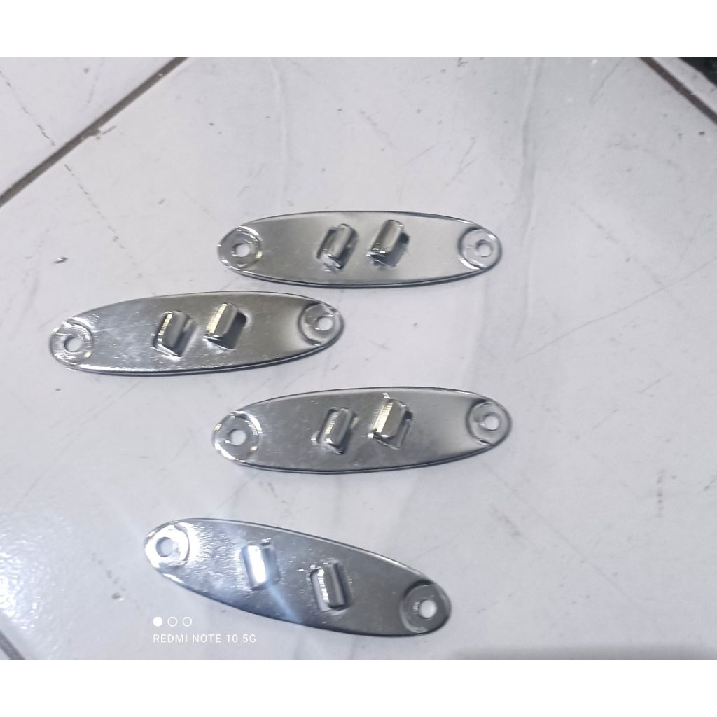 part anting (isi dua) kursi lipat