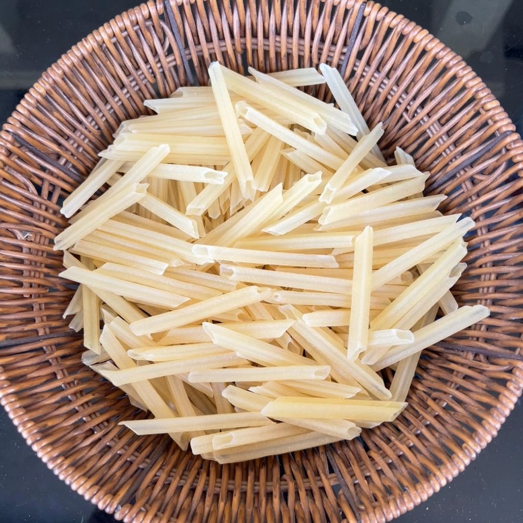 

DACIL POTATO STICK KERIPIK SNACK 1KGMENTAH