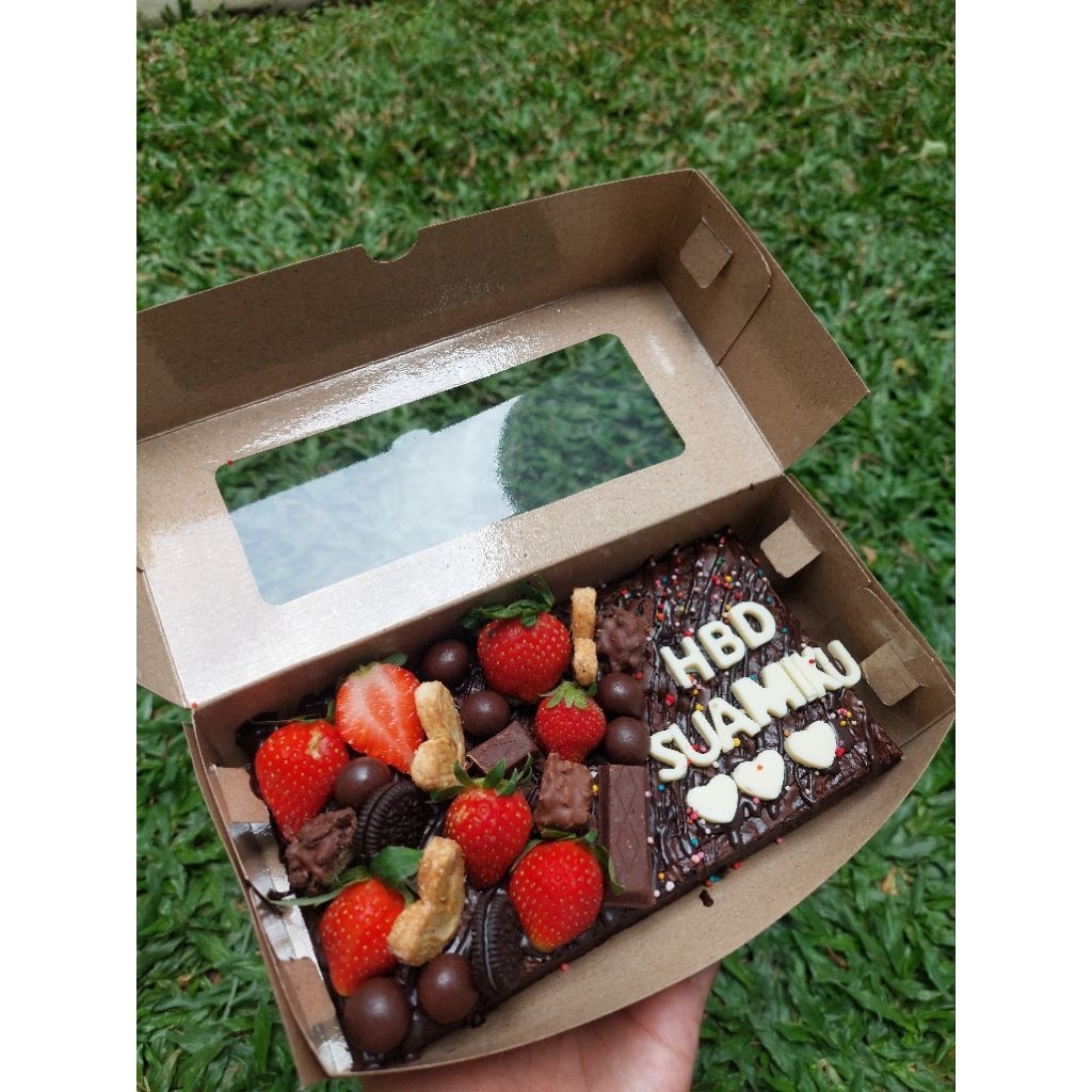

BROWNIES HIAS 20X10CM DESAIN C