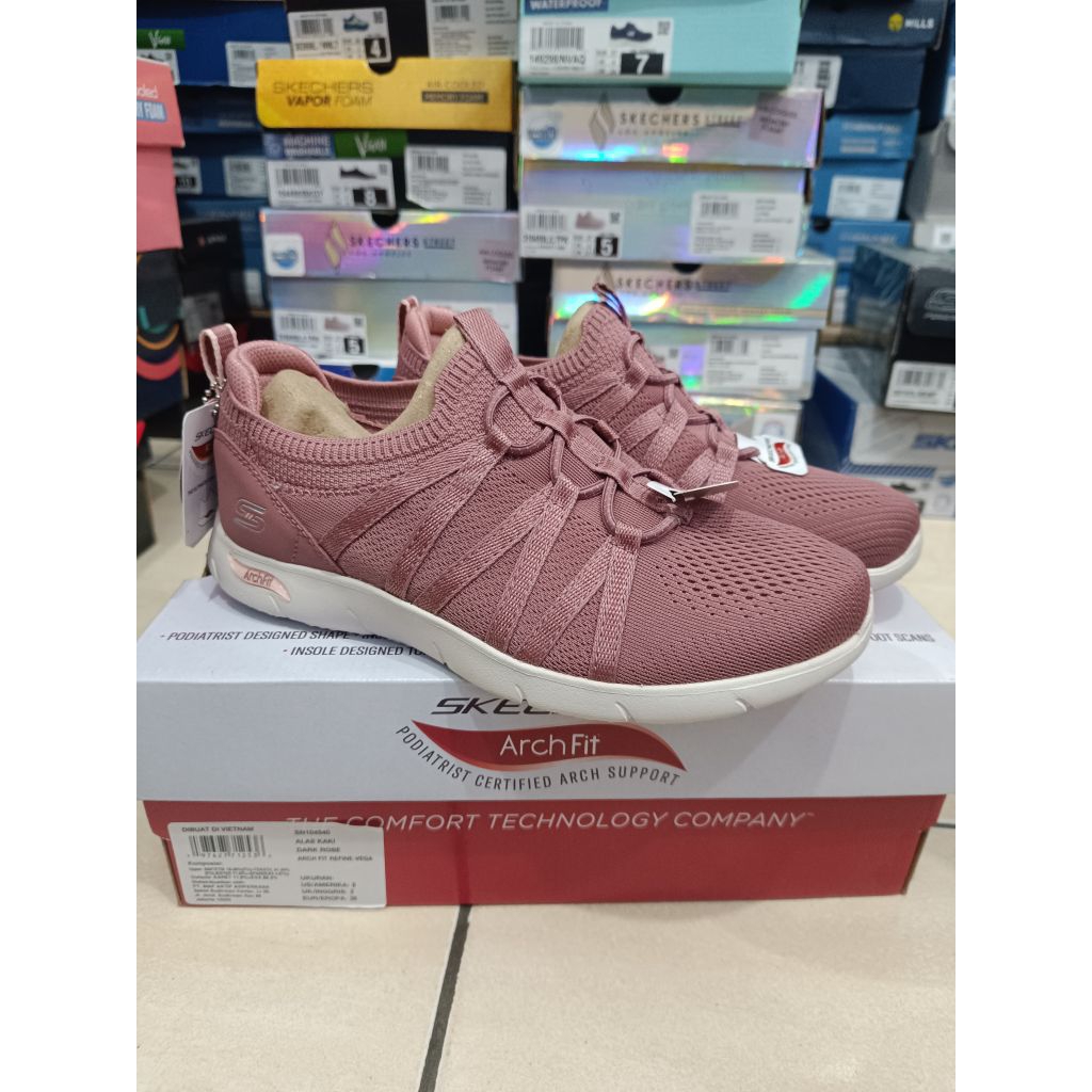 SKECHERS ARCH FIT REFINE VEGA SIZE 37