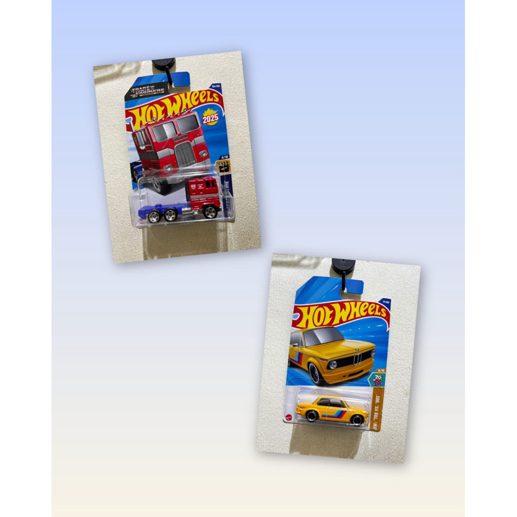 HOT WHEELS OPTIMUS PRIME