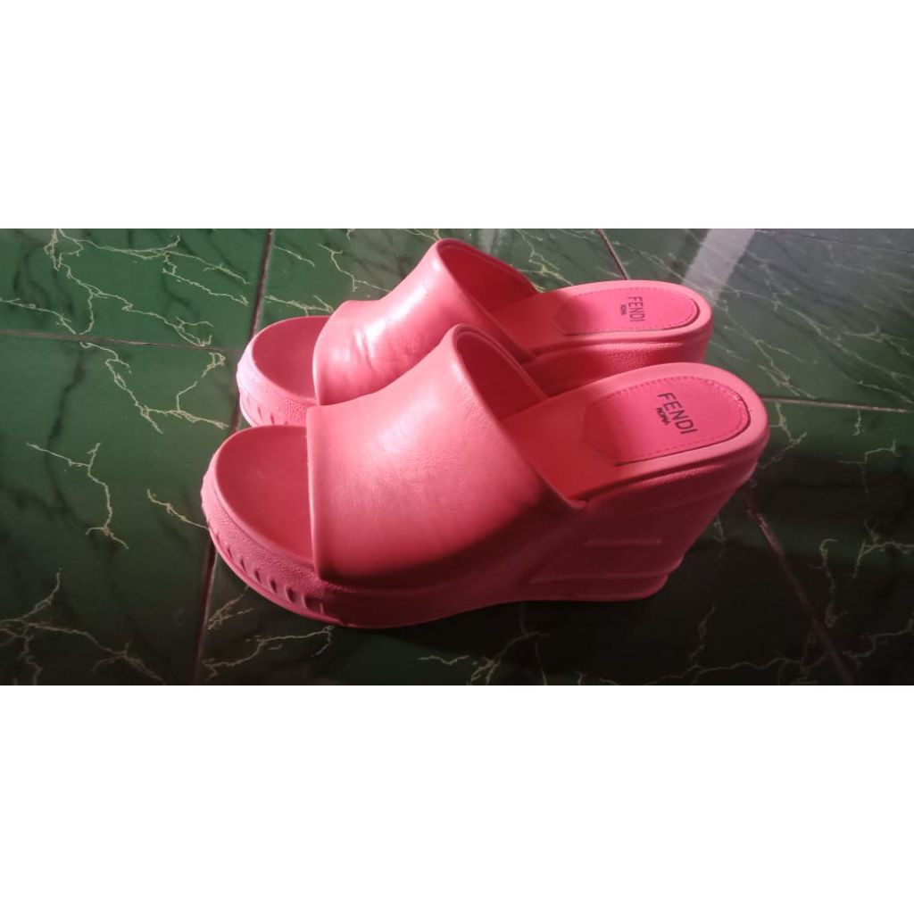 sandal Fendi Roma Made in italy