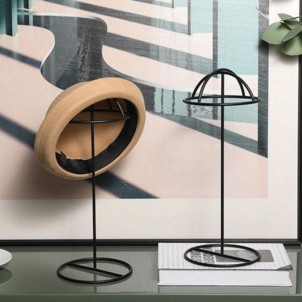 Tempat Menggantungkan Topi - Rak Topi