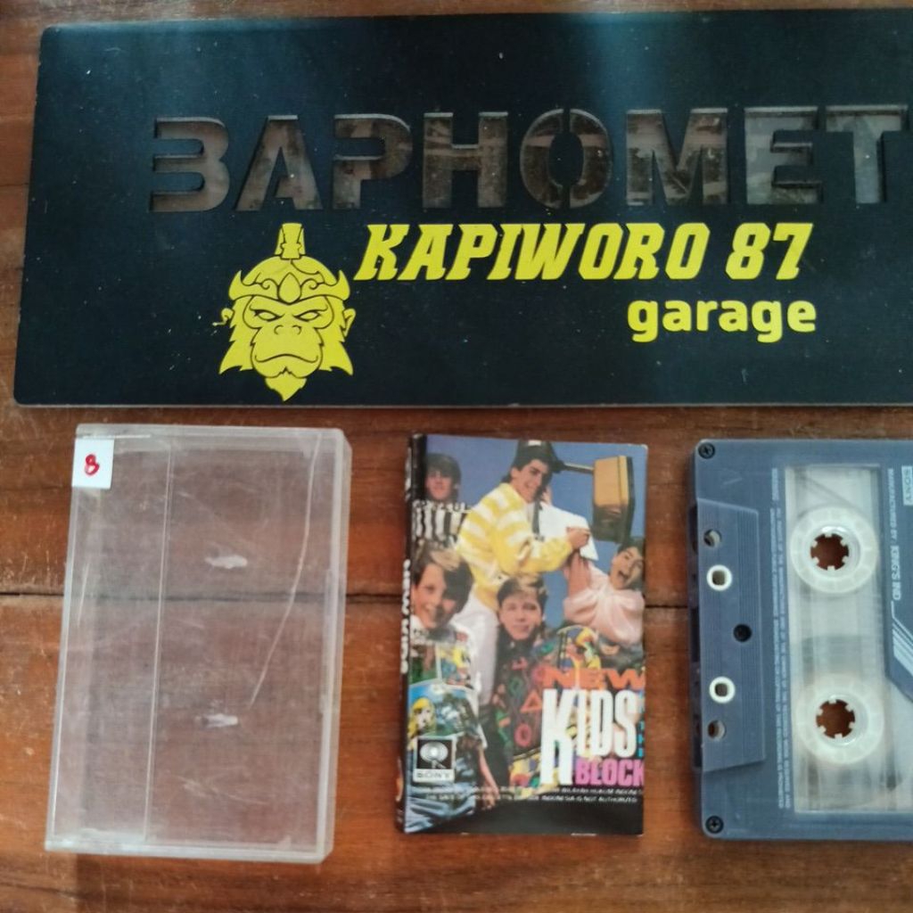 kaset pita,,,NEW KIDS ON THE BLOCK