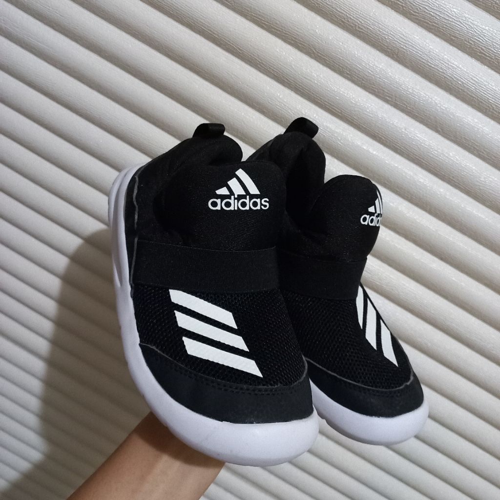 adidas slip on anak