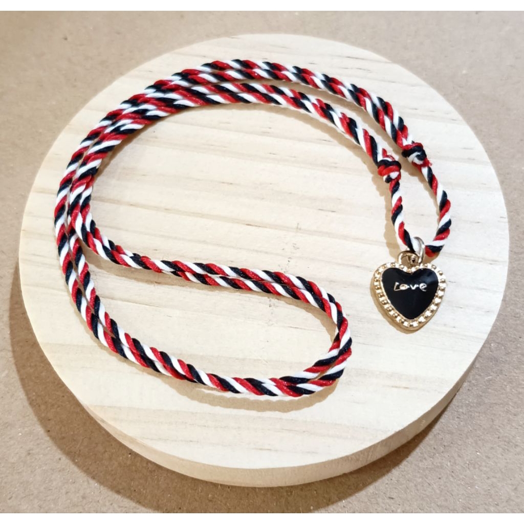 Kalung Tridatu Bandul Love Kecil Hitam