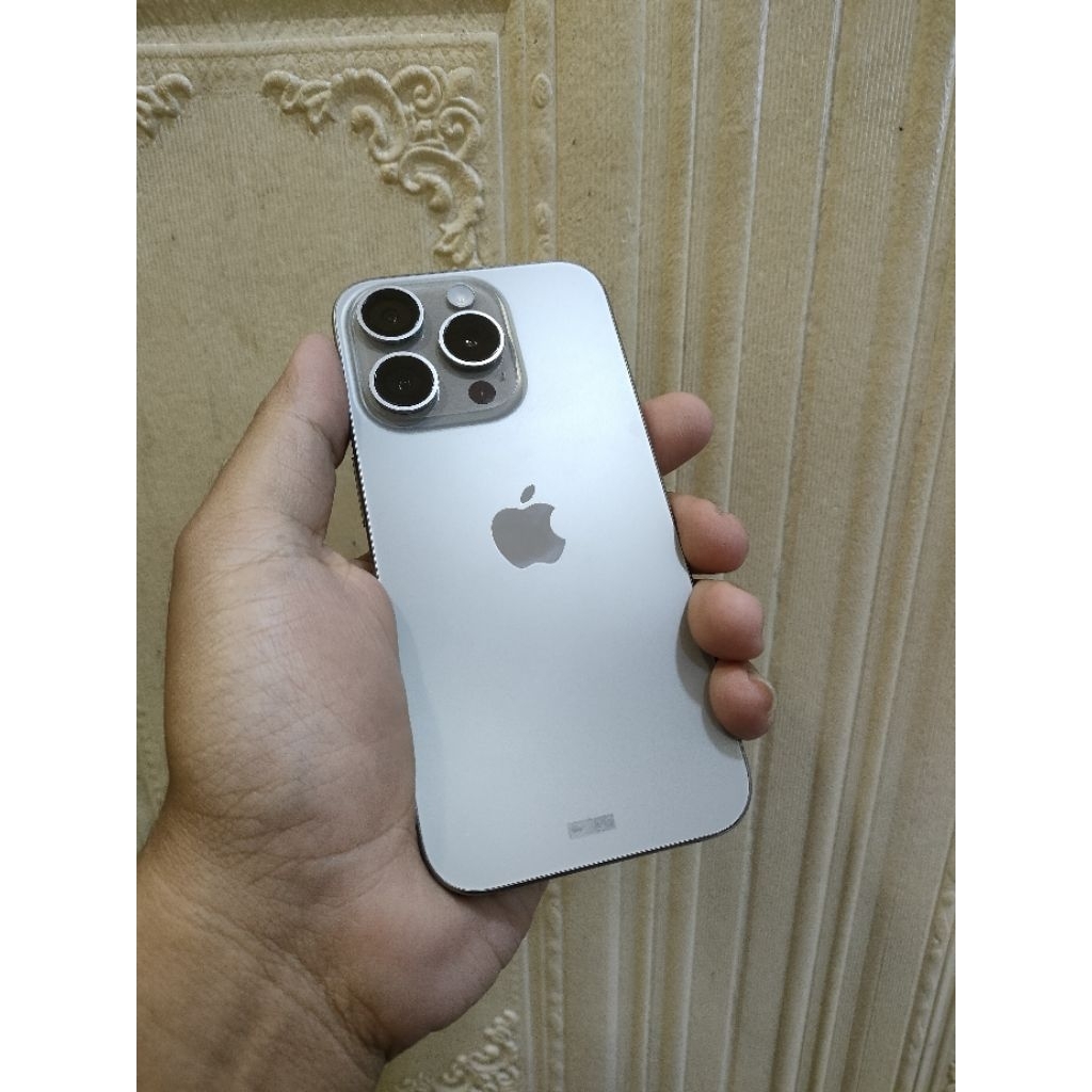 iphone 15 pro128 secend