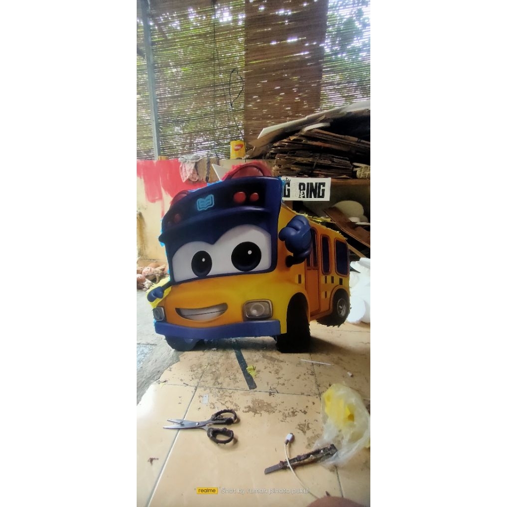 Pinata Gogo bus
