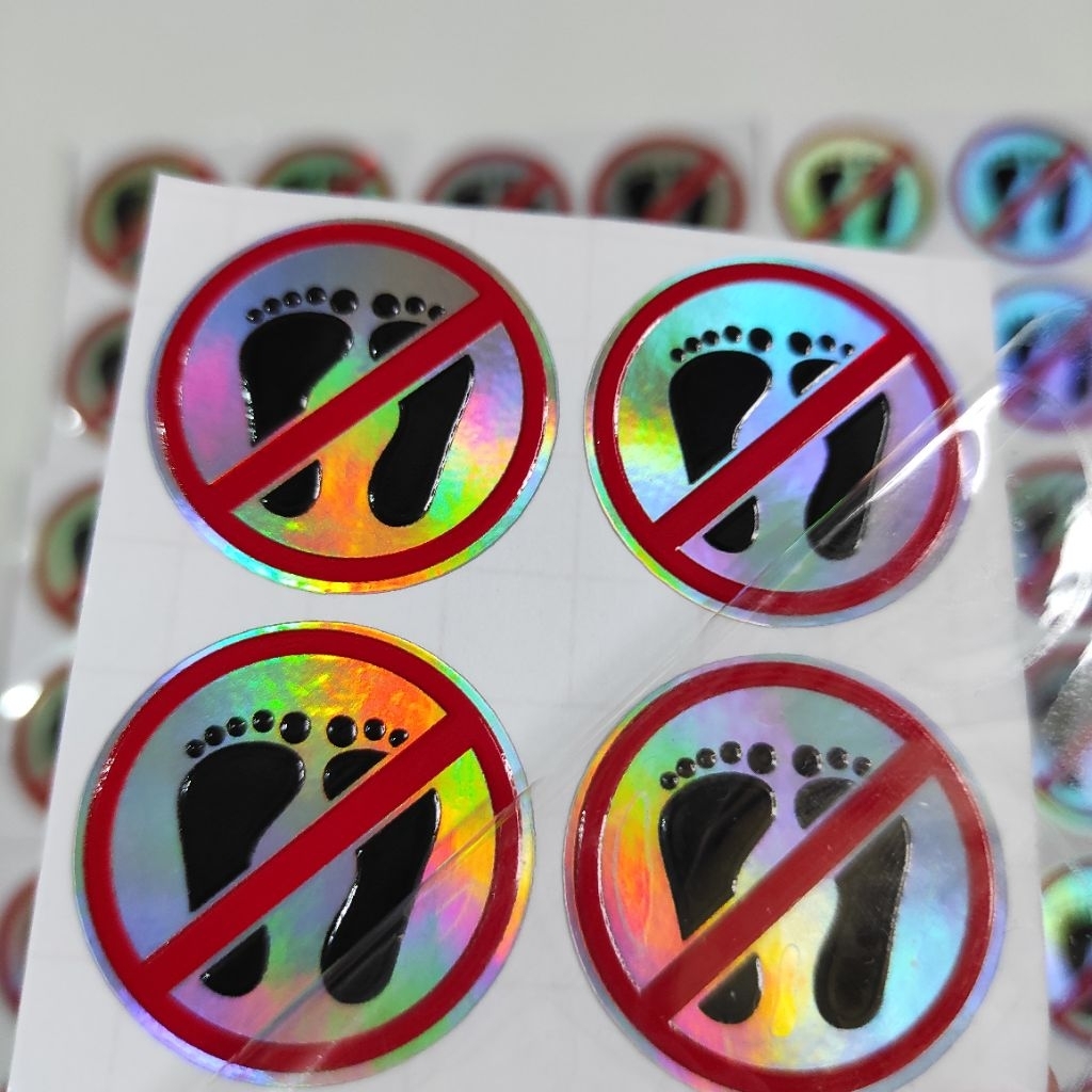 

STIKER TIMBUL UV DTF 3D DILARANG INJAK KAKI 2 ANTI AIR MUDAH DITEMPEL ISI 4