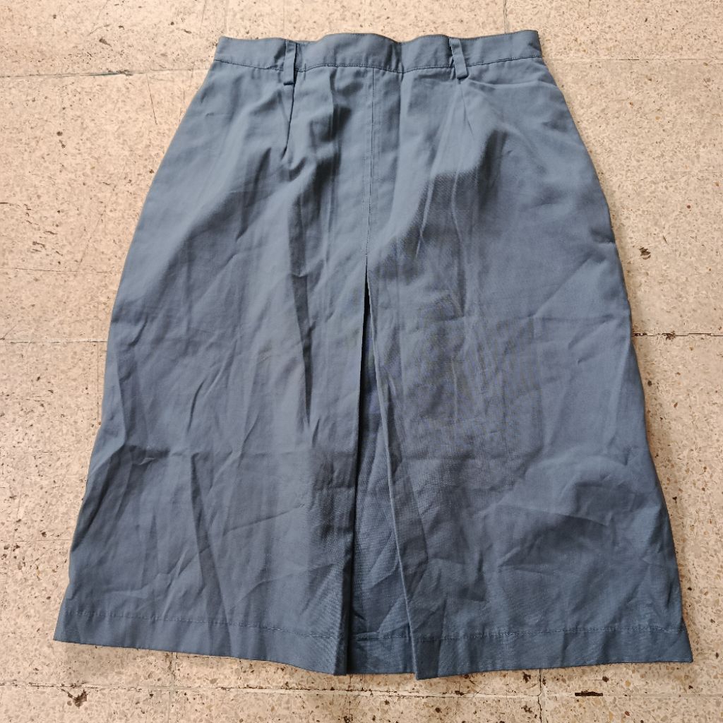 preloved rok span abu pendek sma merk vera bersaudara / TOP 306