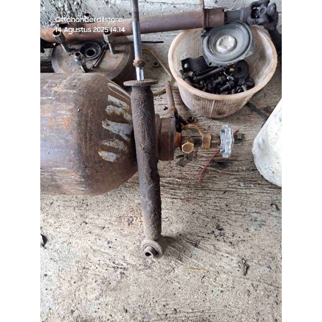 shock belakang suzuki forsa 1 biji