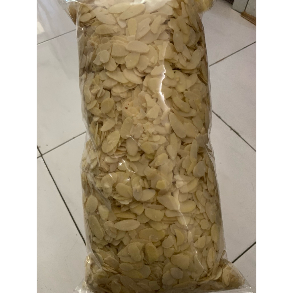 

Almond slice repack 1kg, 500gr