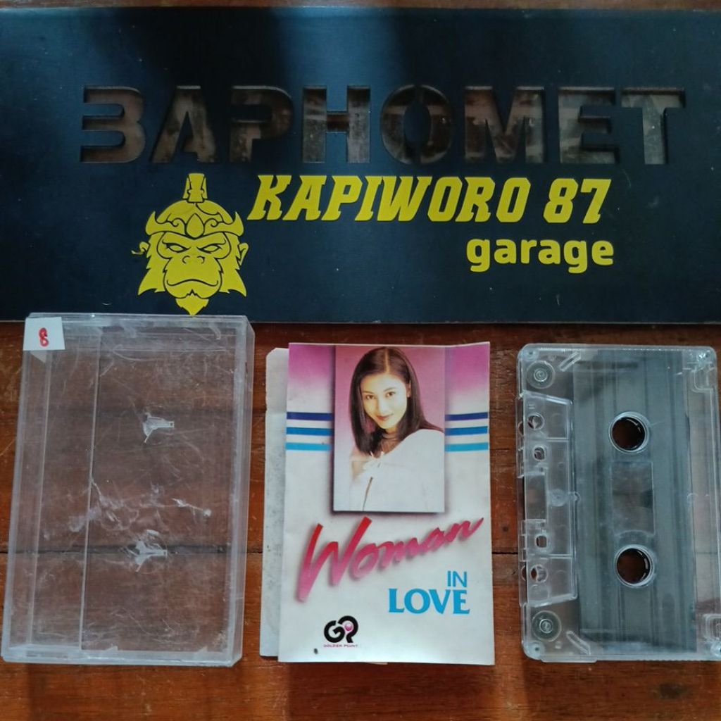 kaset pita,,WOMAN IN LOVE
