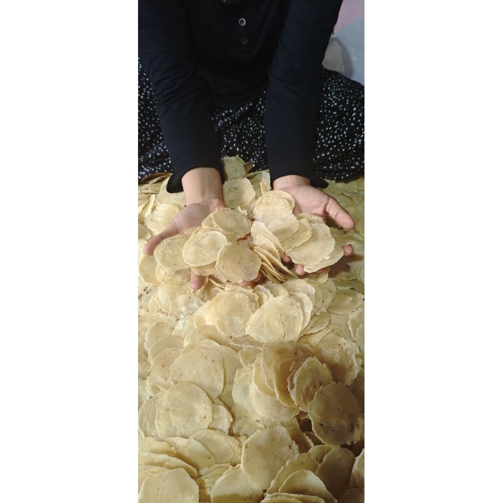 

1KG Emping Melinjo Mentah Super Premium Super Kering Emping Melinjo Original Tanpa Campuran Super Gurih Khas Purbalingga