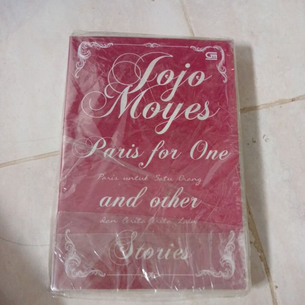 NOVEL JOJO MOYES. PARIS FOR ONE. INDO