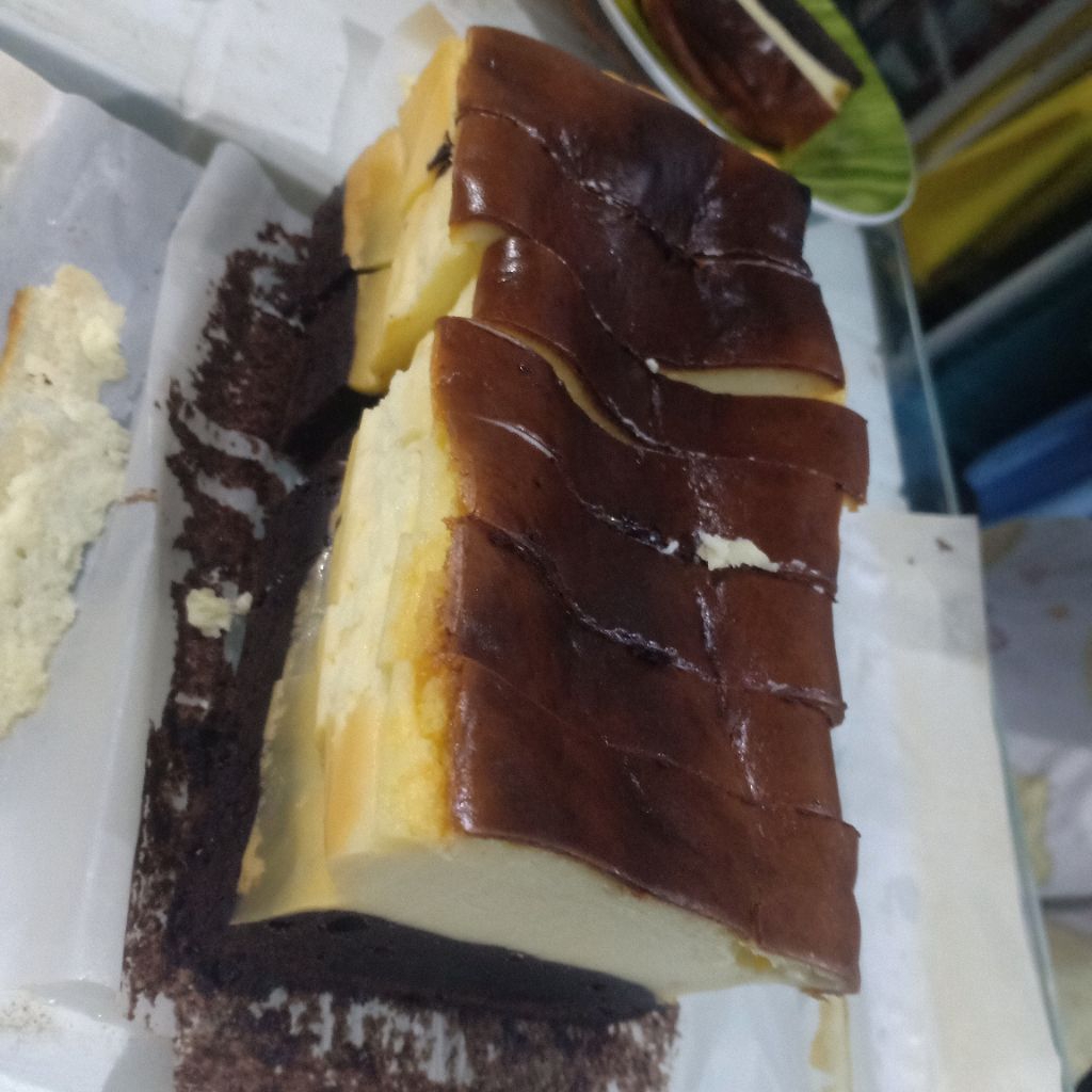 

Basque Burnt Cheesecake Brownie