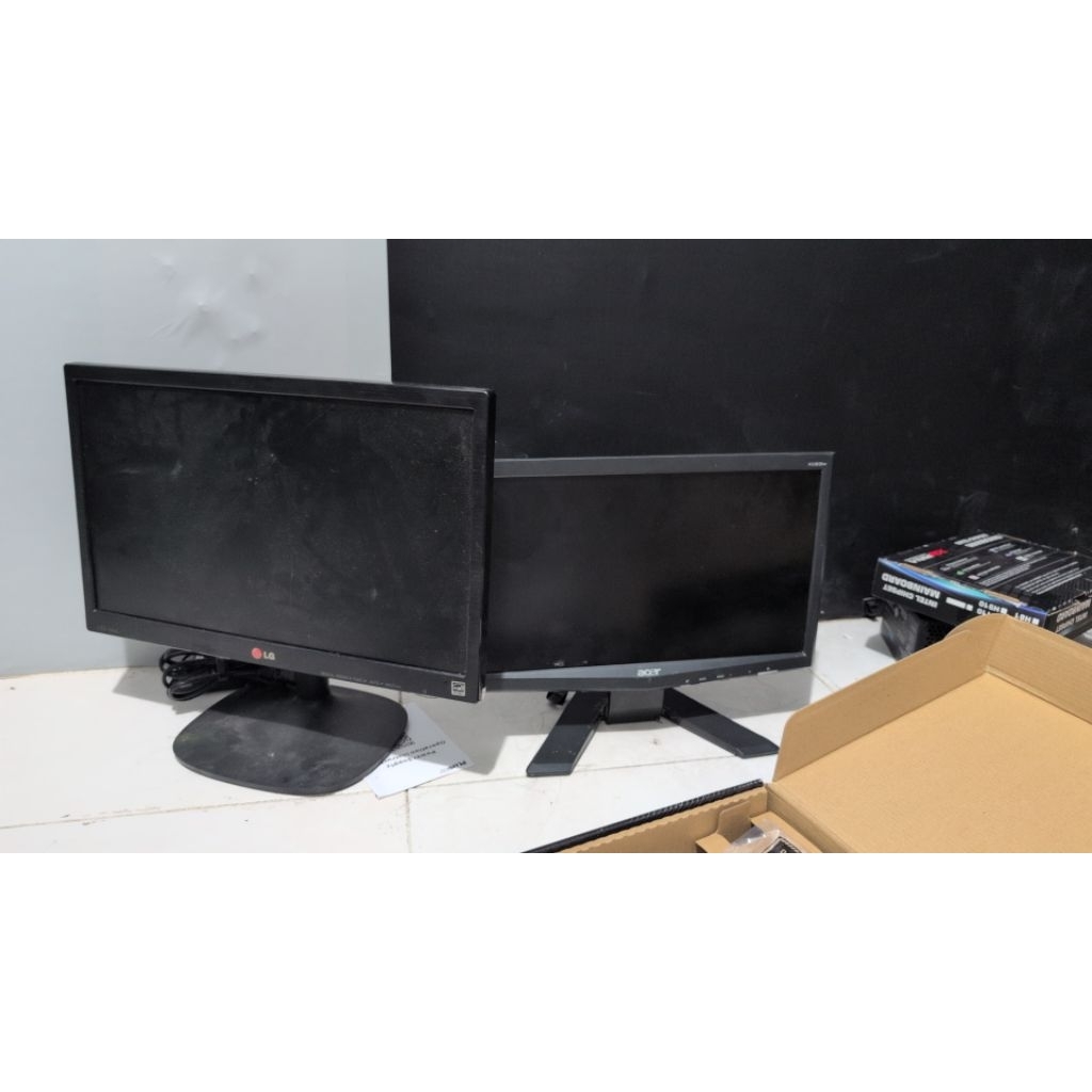 Monitor 16 Dan 19 inch LG Acer