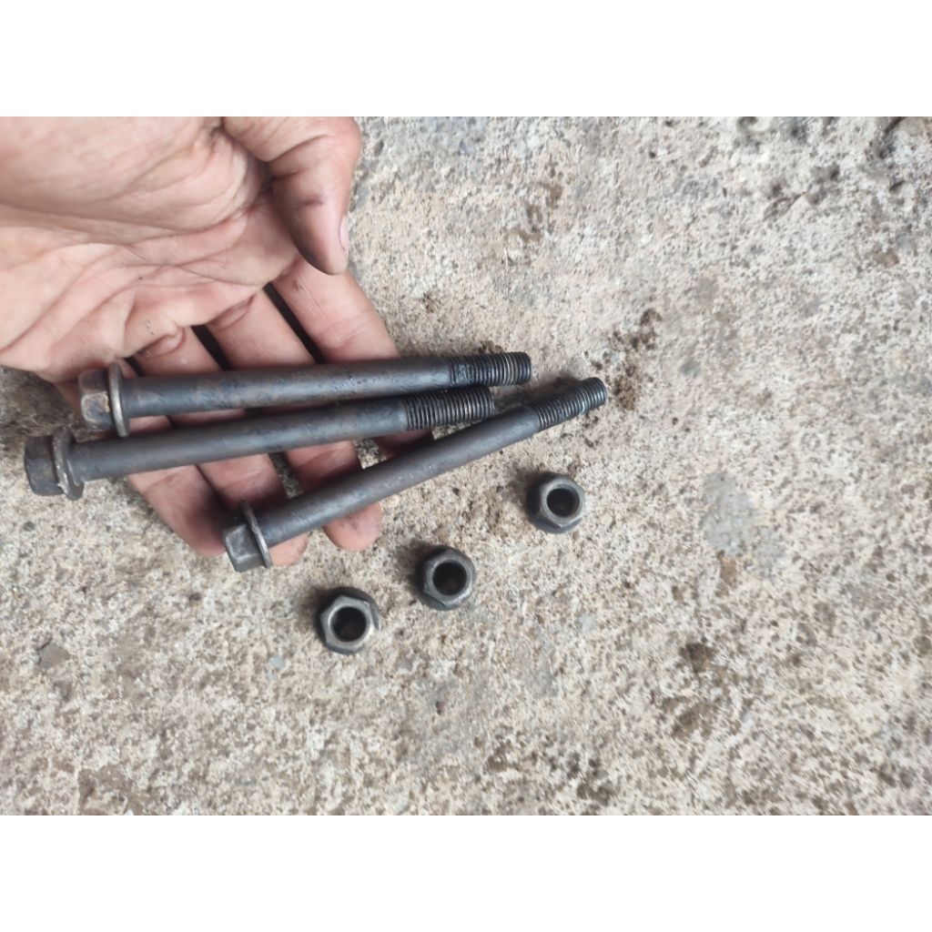 baut pangkon mesin karisma Supra x 125 ori