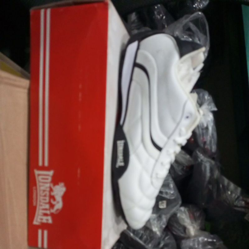 Lonsdale Sepatu Pria Kulit Desain Elegan Sol Empuk