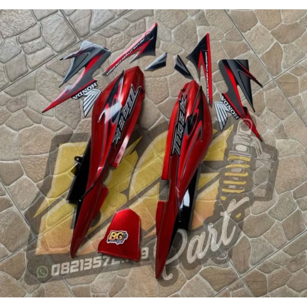 cover body belakang Tiger Revo warna merah maron set setriping berkualitas tinggi