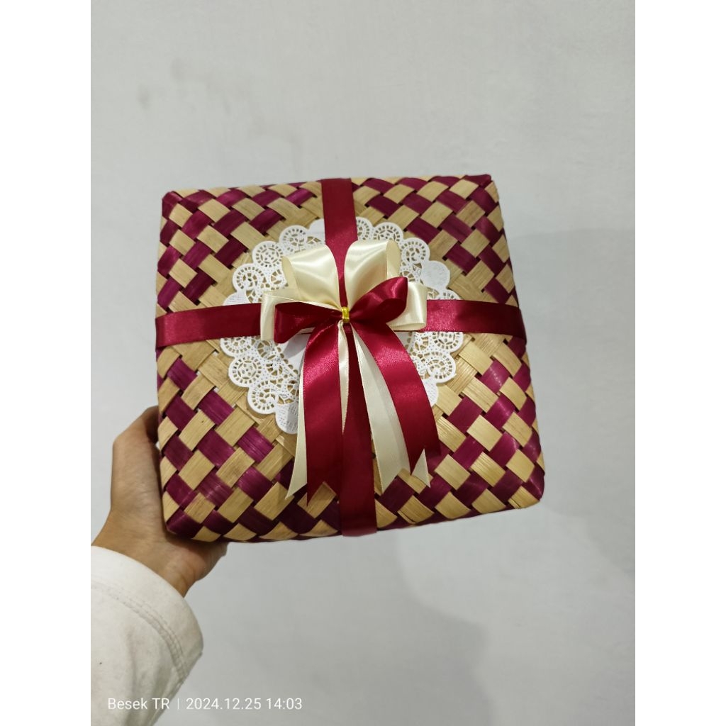 

besek cantik 20*20cm free pita