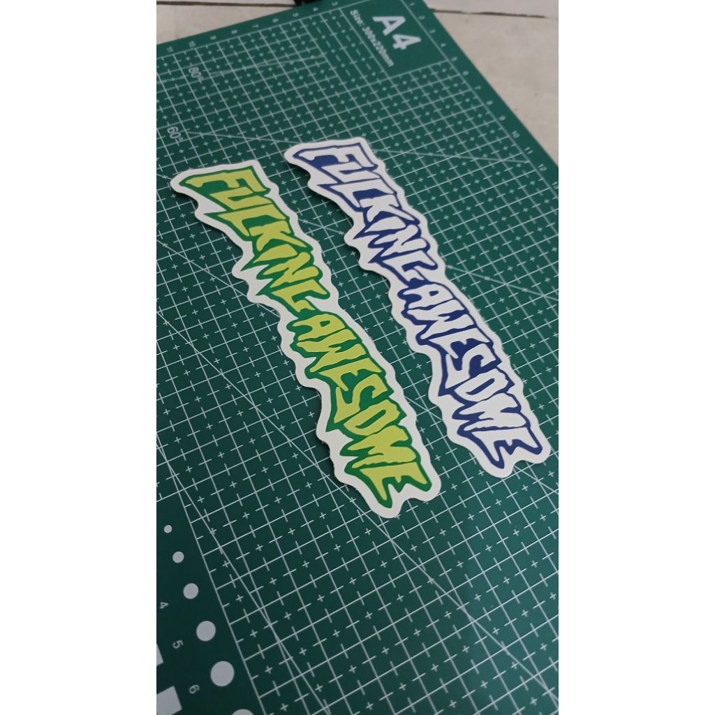

STIKER FUCKINGAWESDME PANJANG 17 CM STIKER TEMPEL