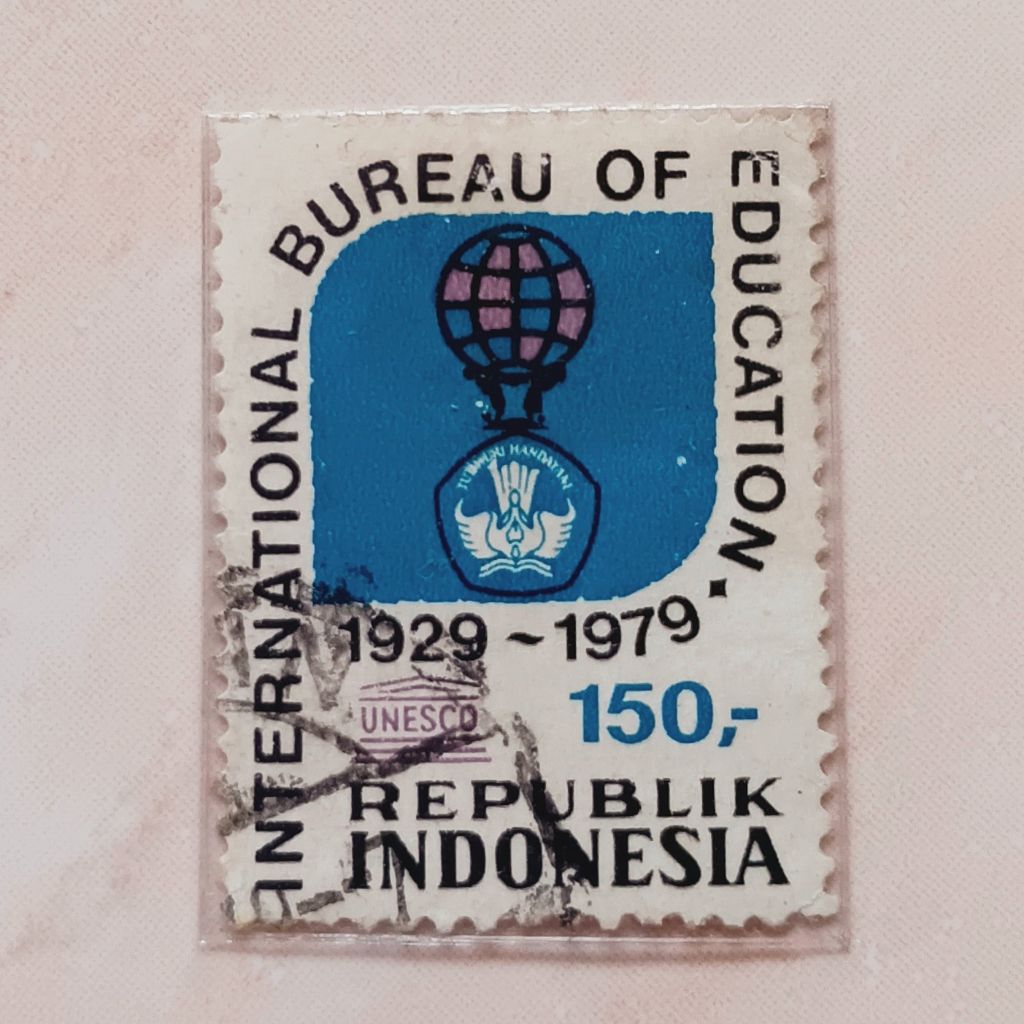 

(AA) Perangko Indonesia 1979 50 Tahun Biro Pendidikan Internasional Single Set Used